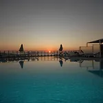 Mykonos View מלון 3*